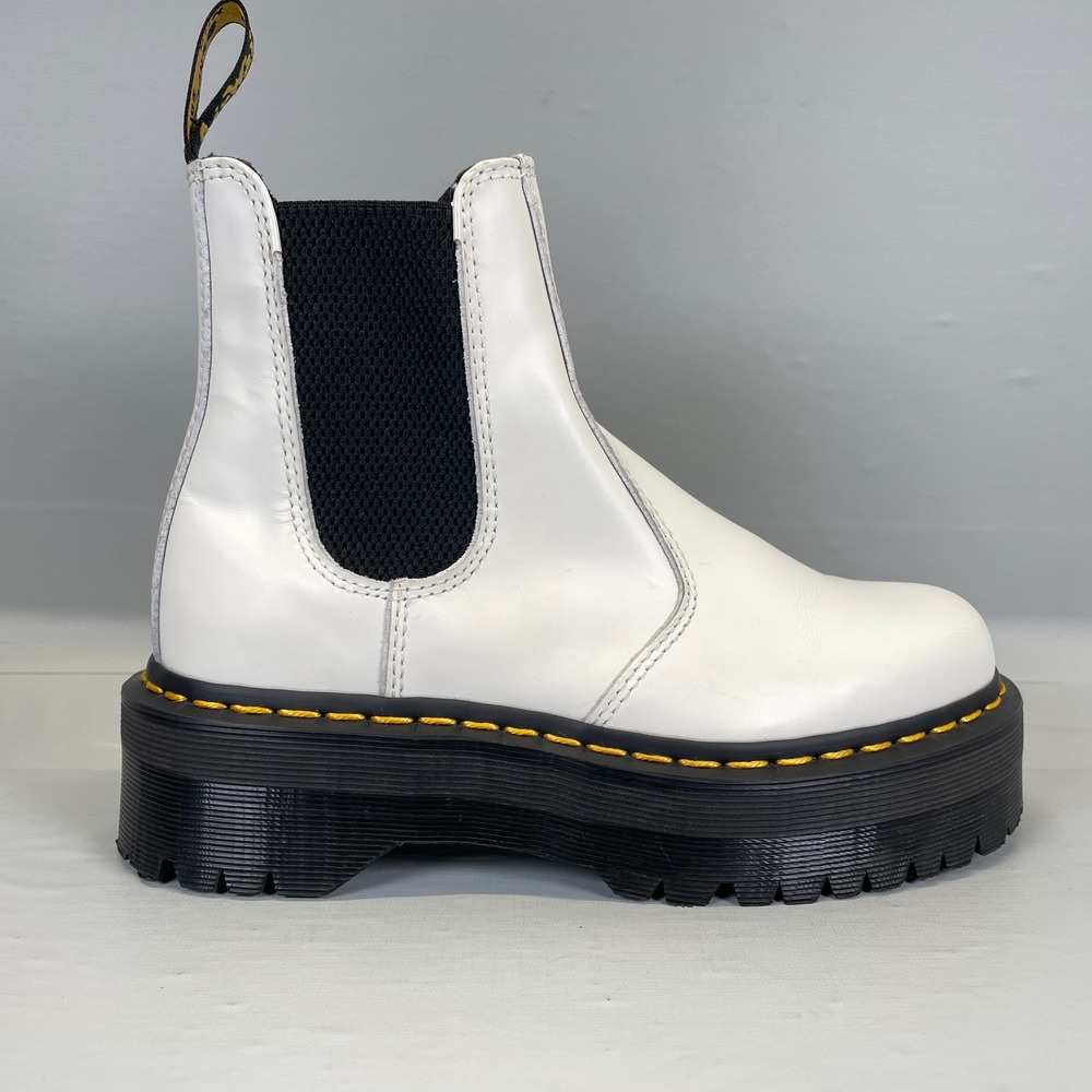 Dr.‎ Martens 2976 Quad Boots Womens Size 7 White Leather Chelsea Platform Shoes